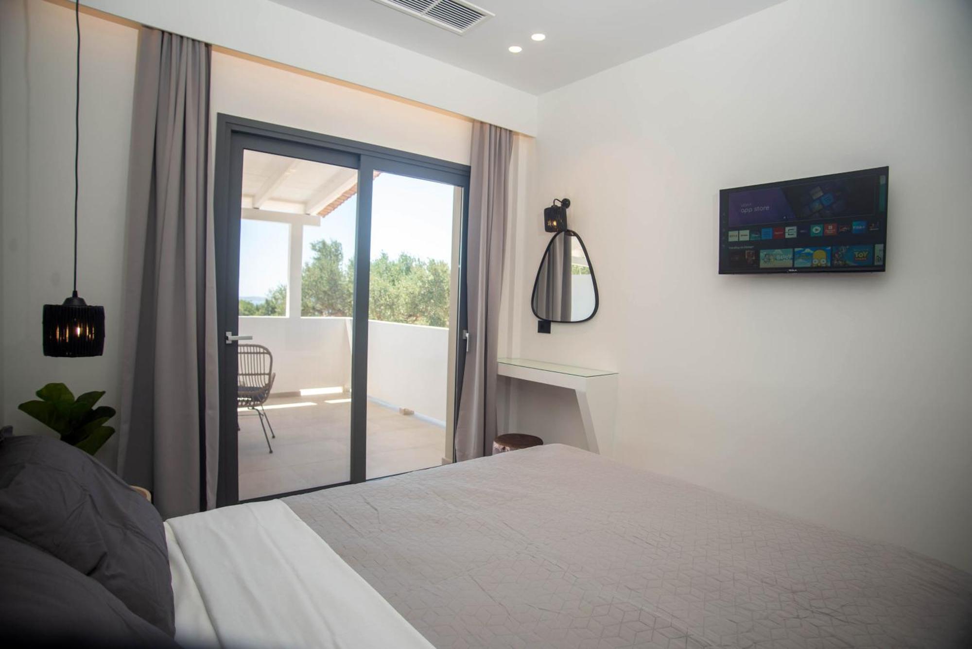 Marea Luxury Suites - Tramontana Коритион Экстерьер фото